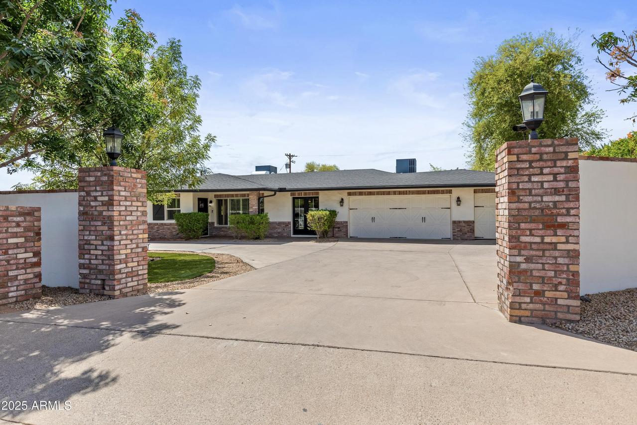 4122 N 56th St., Phoenix, AZ 85018