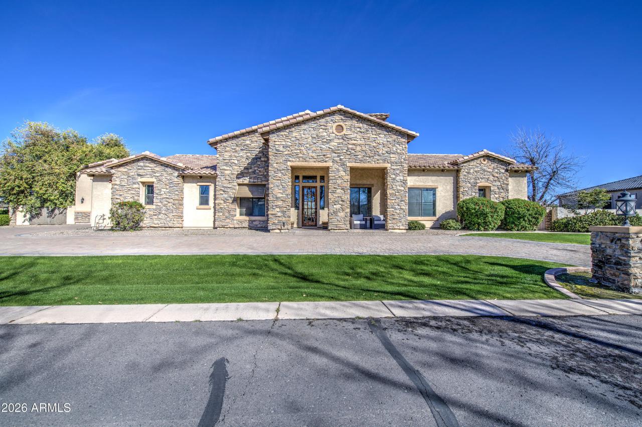 20268 E Sunset Ct., Queen Creek, AZ 85142