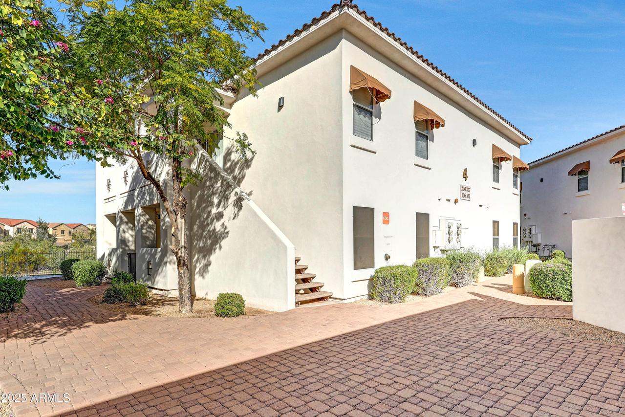 2950 W Louise Dr. #206, Phoenix, AZ 85027