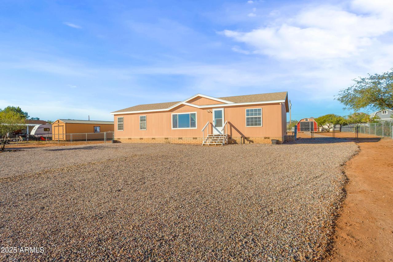 2401 N Calle Corazon, Huachuca City, AZ 85616