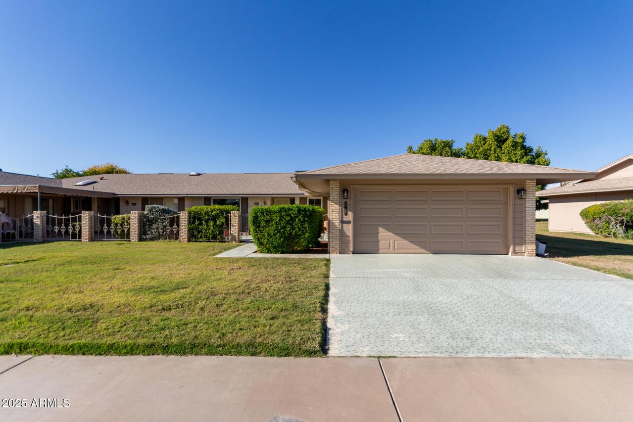 10427 W Roundelay Cir., Sun City, AZ 85351