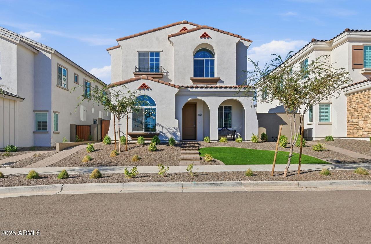 2142 W Hide Tr., Phoenix, AZ 85085