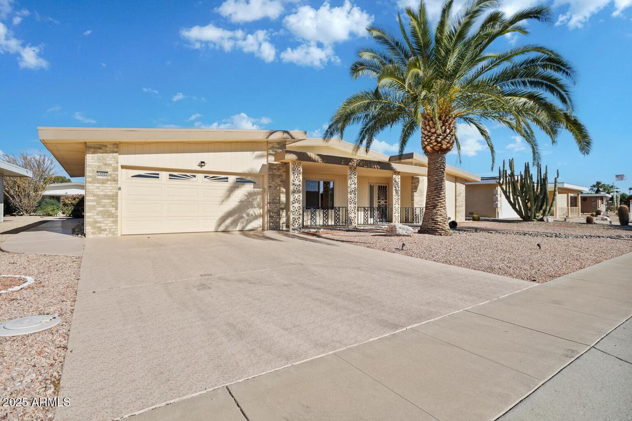 10902 W Welk Dr., Sun City, AZ 85373