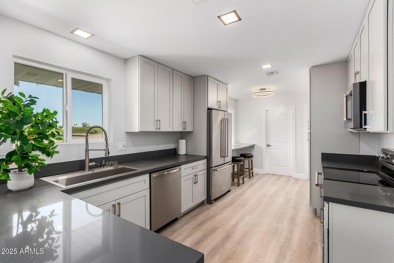 10544 W Prairie Hills Cir., Sun City, AZ 85351