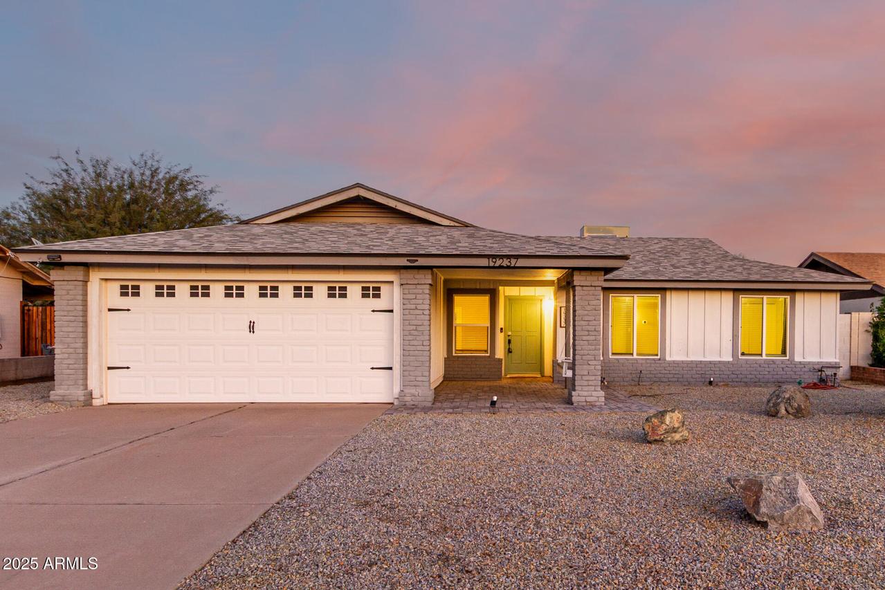 19237 N 5th Ave., Phoenix, AZ 85027