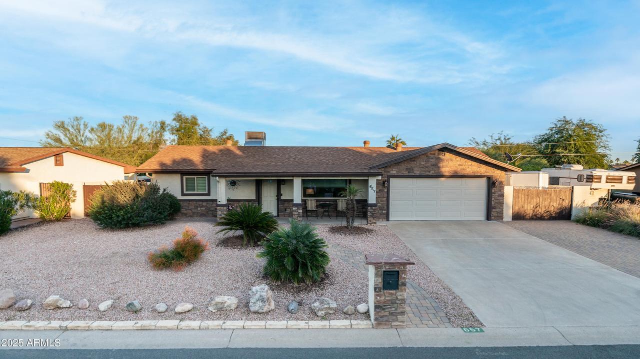 657 S Copper Dr., Apache Junction, AZ 85120