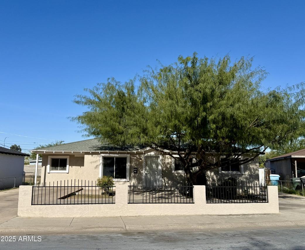 4720 W Monterosa St., Phoenix, AZ 85031