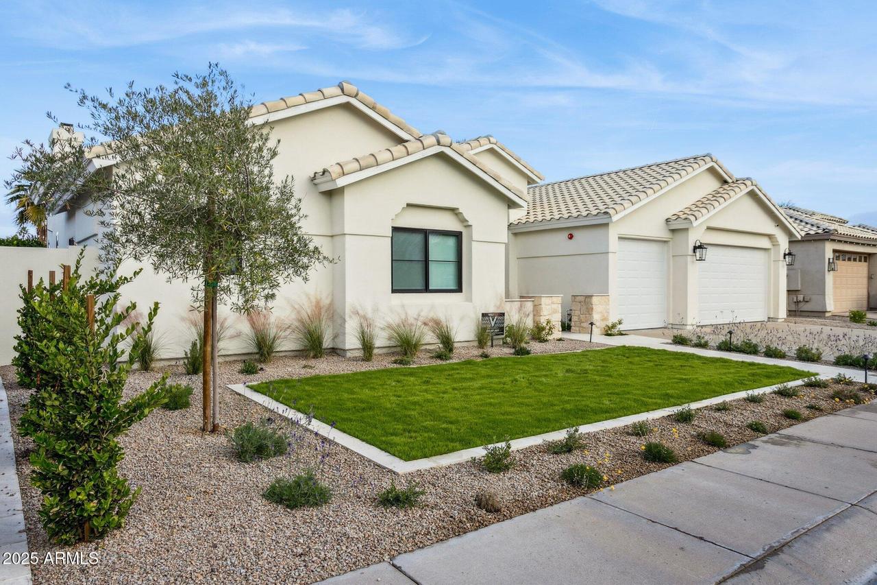 8916 E Camino Del Santo St., Scottsdale, AZ 85260