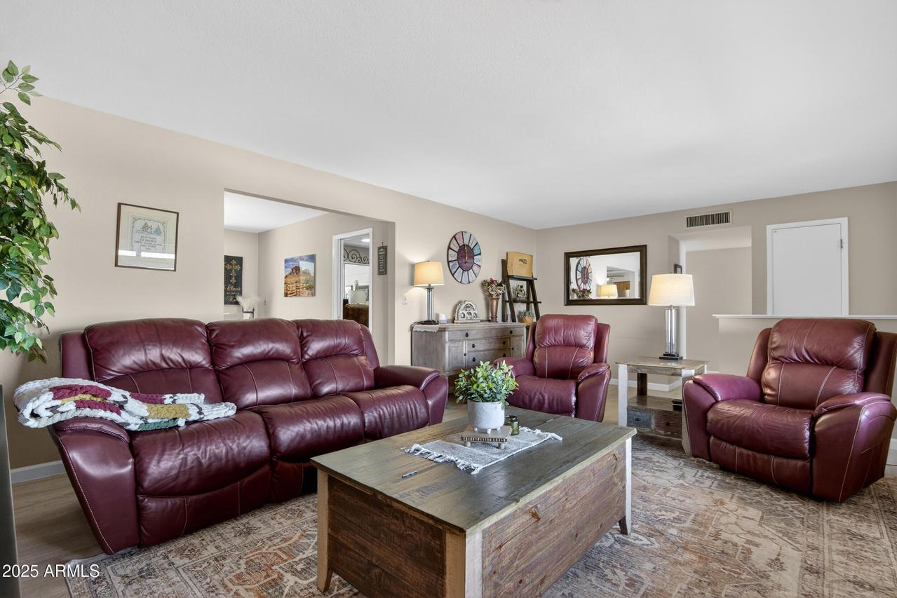 649 N 61st Pl., Mesa, AZ 85205