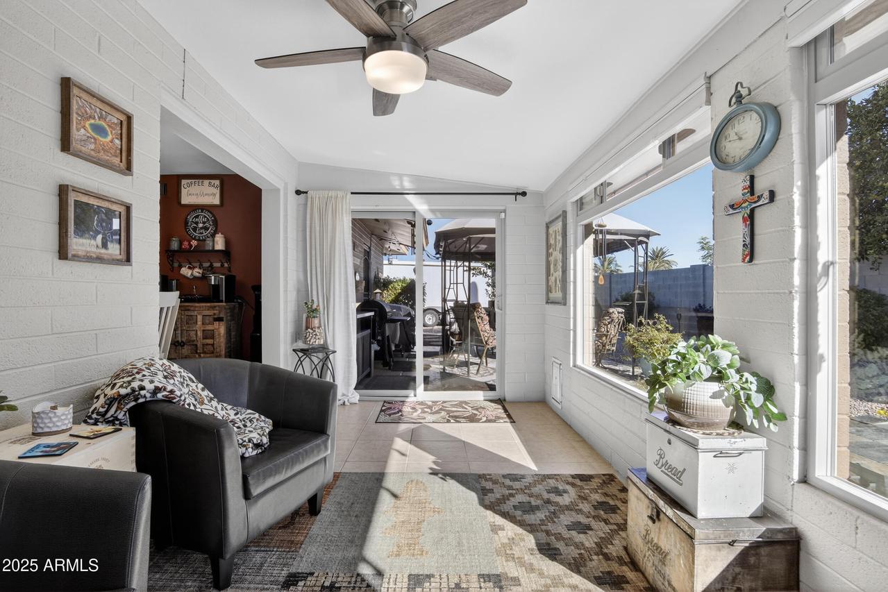 649 N 61st Pl., Mesa, AZ 85205