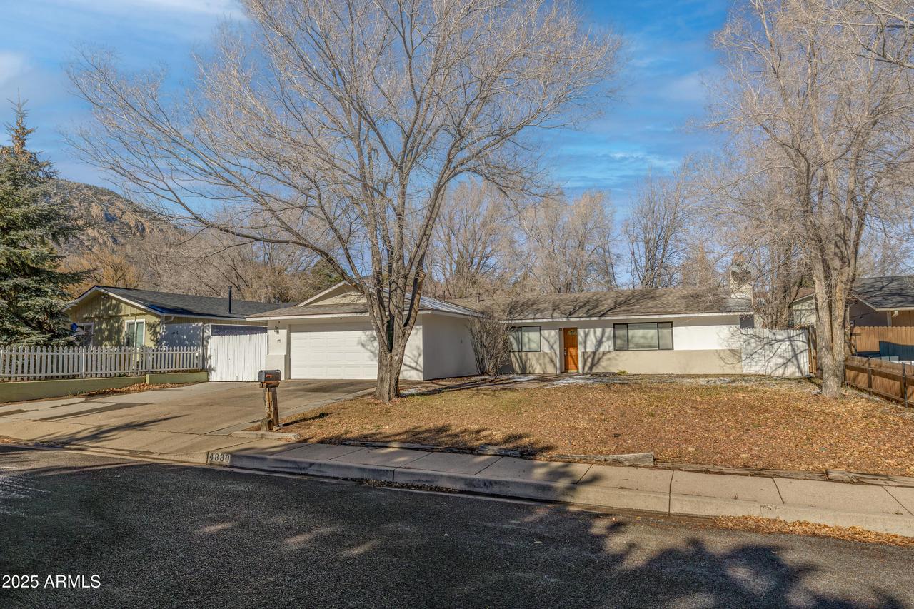 4880 E Broken Bow Dr., Flagstaff, AZ 86004