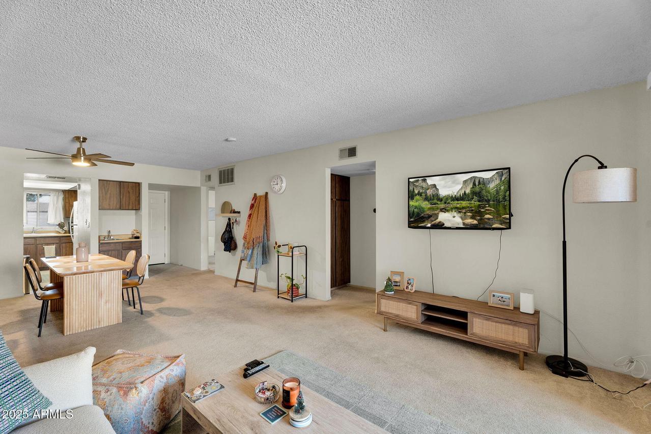 10828 N Biltmore Dr. #223, Phoenix, AZ 85029