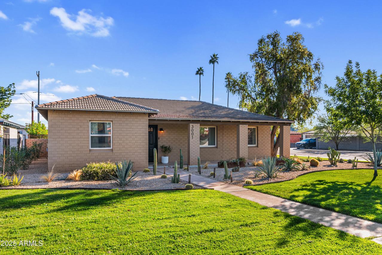 3001 N 17th Dr., Phoenix, AZ 85015