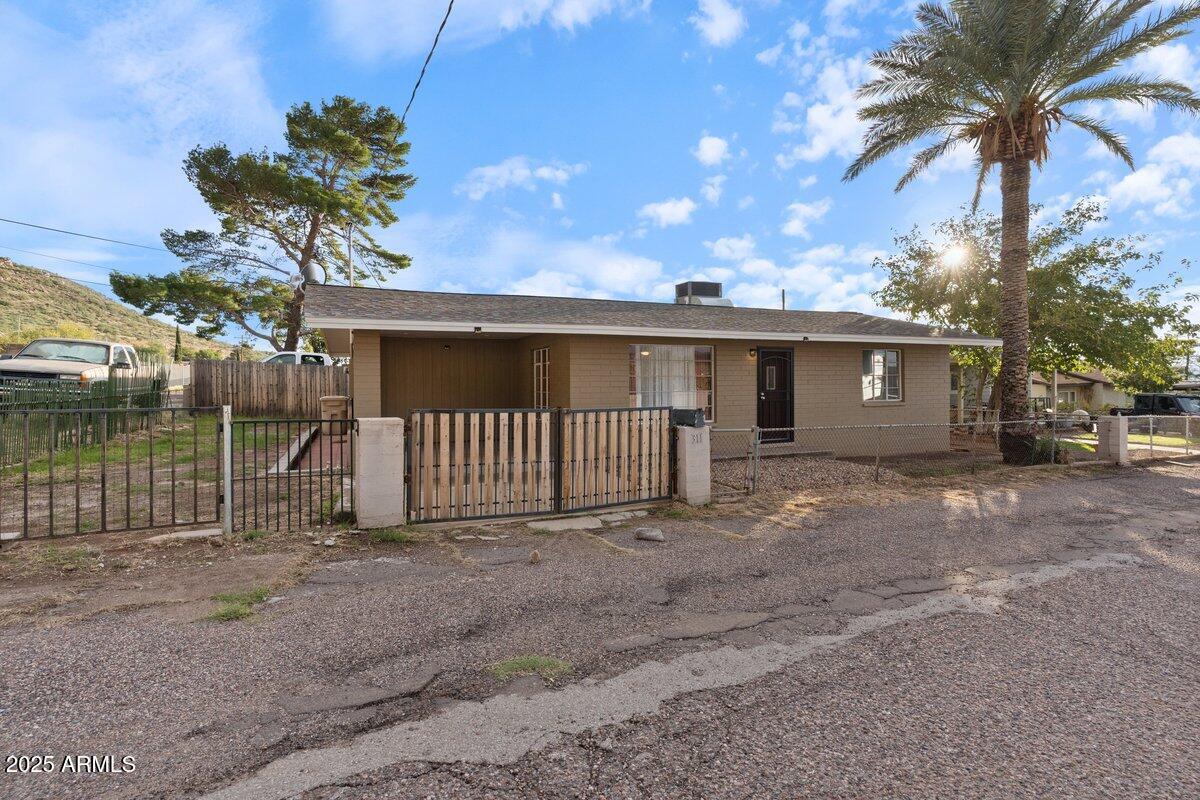 311 W Terrace Dr., Superior, AZ 85173