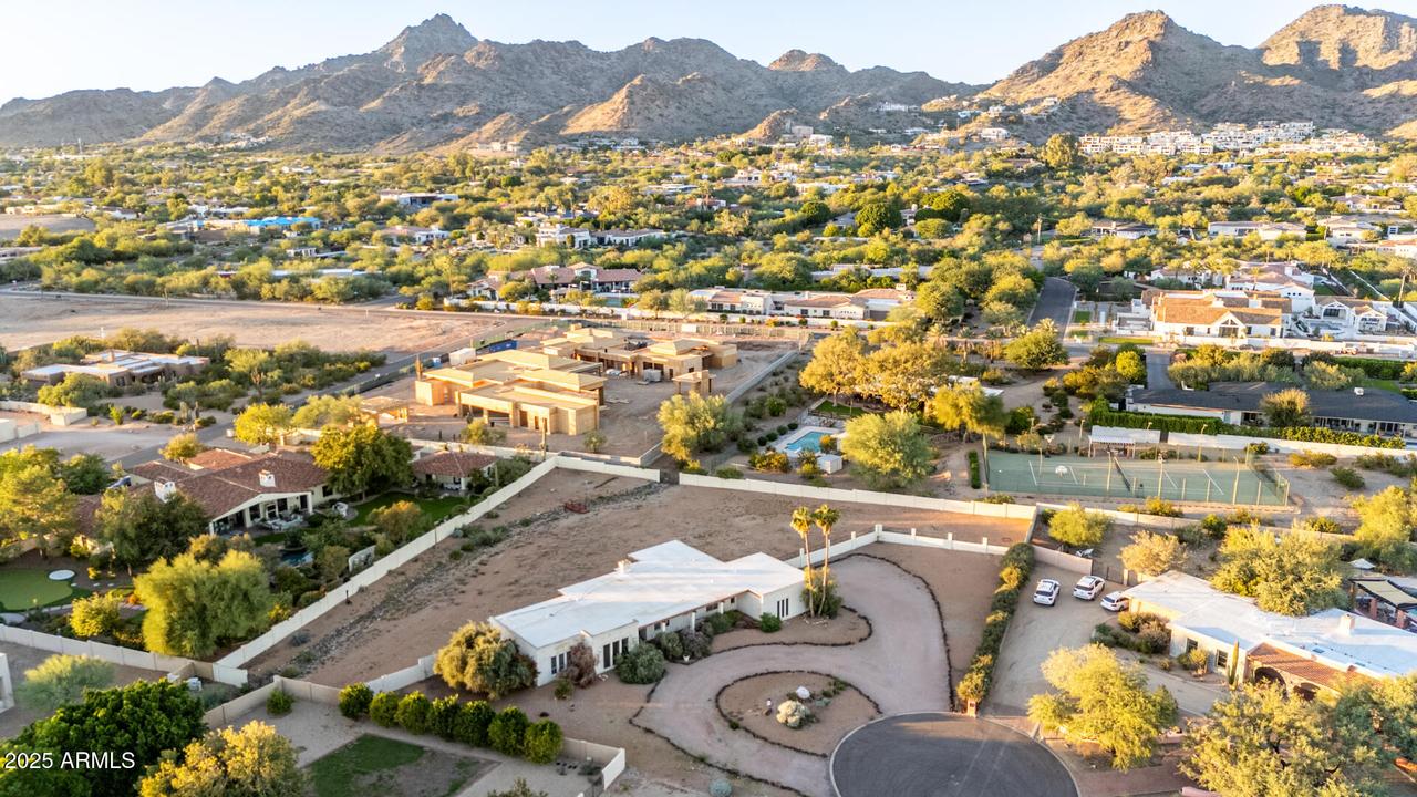 5824 N 37th Pl., Paradise Valley, AZ 85253