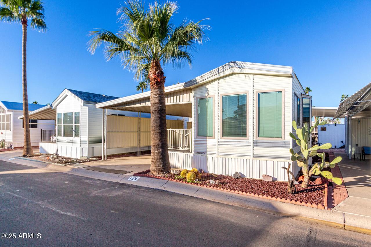 124 Kaolin Dr., Apache Junction, AZ 85119