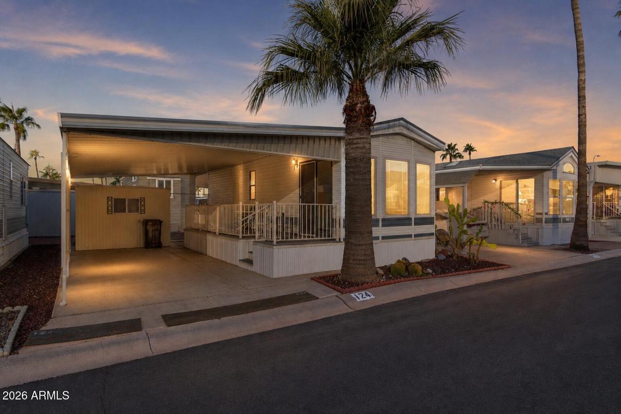 124 Kaolin Dr., Apache Junction, AZ 85119