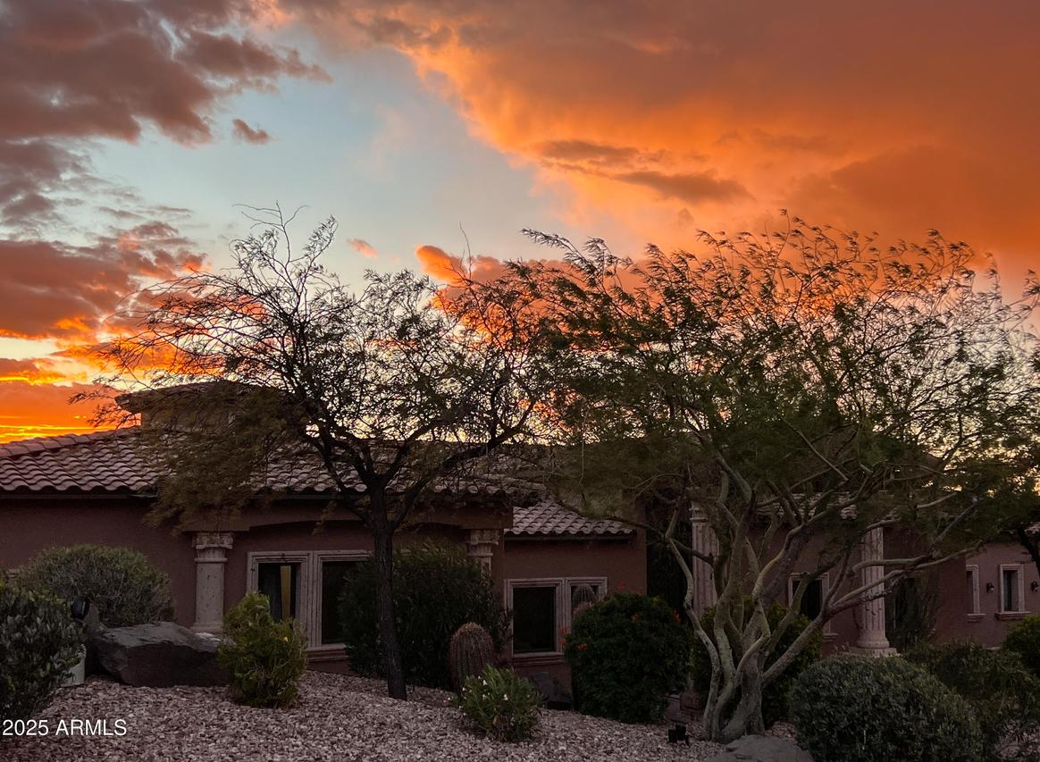 2433 W Praiano Way, Phoenix, AZ 85086