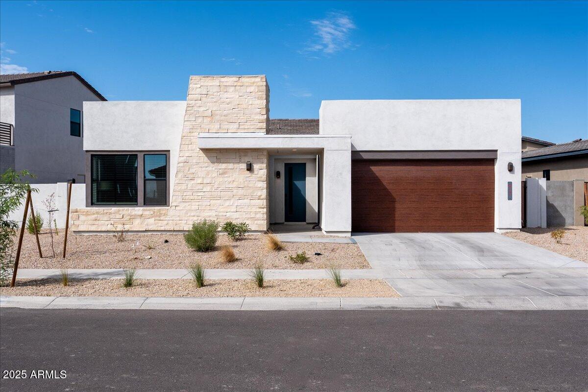 917 E Buist Ave., Phoenix, AZ 85042