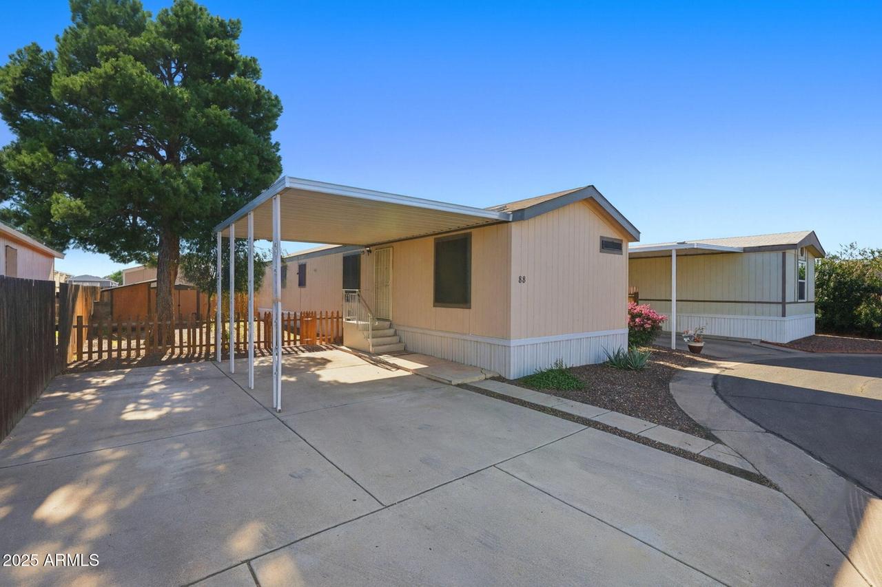 8427 W Glendale Ave. #88, Glendale, AZ 85305