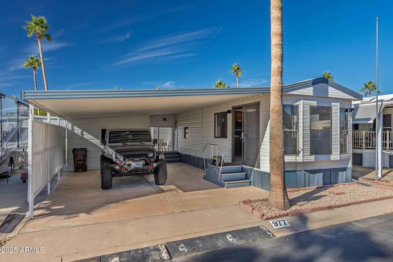 977 S Oxide Dr., Apache Junction, AZ 85119