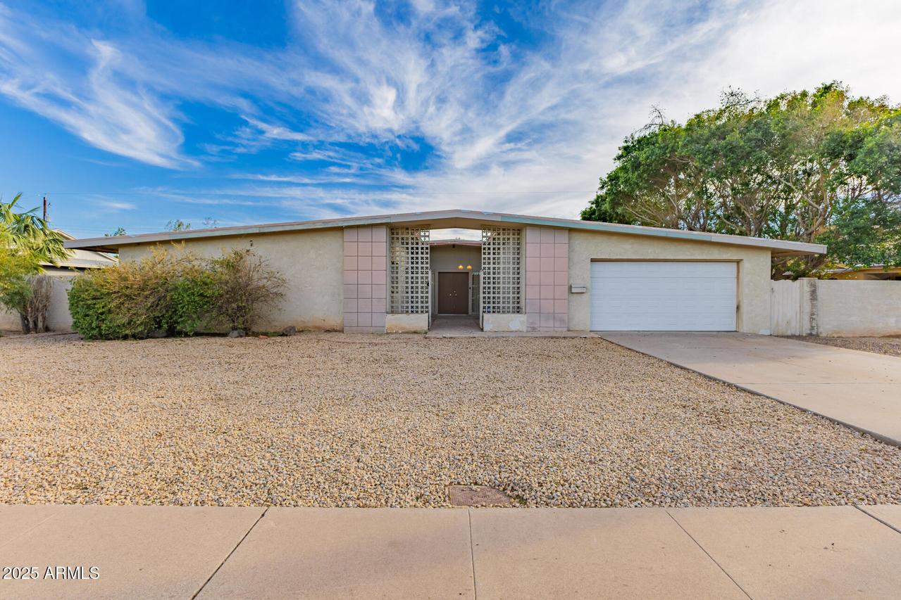 5937 W Coolidge St., Phoenix, AZ 85033