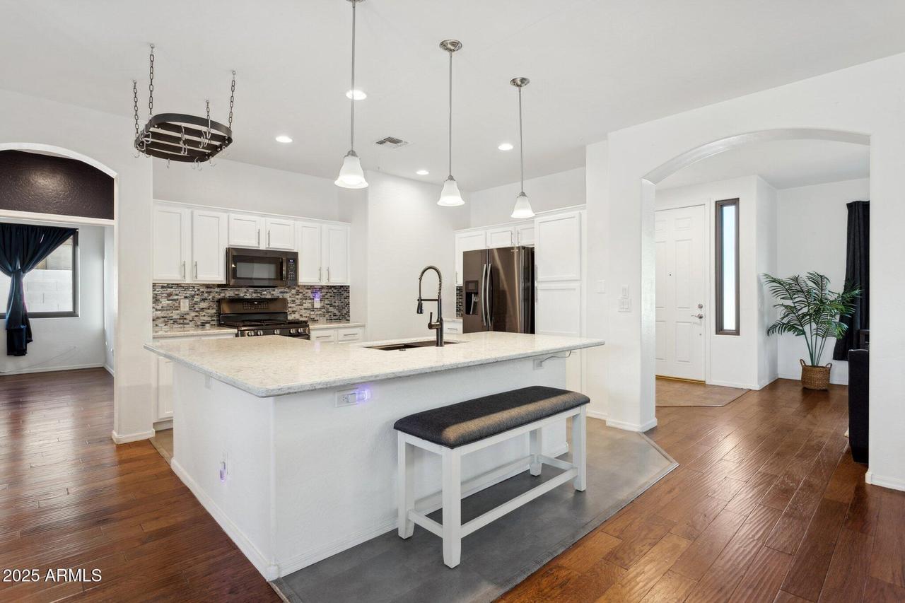 29711 N Little Leaf Dr., San Tan Valley, AZ 85143