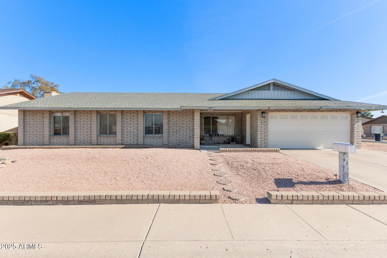 5704 W Purdue Cir., Glendale, AZ 85302
