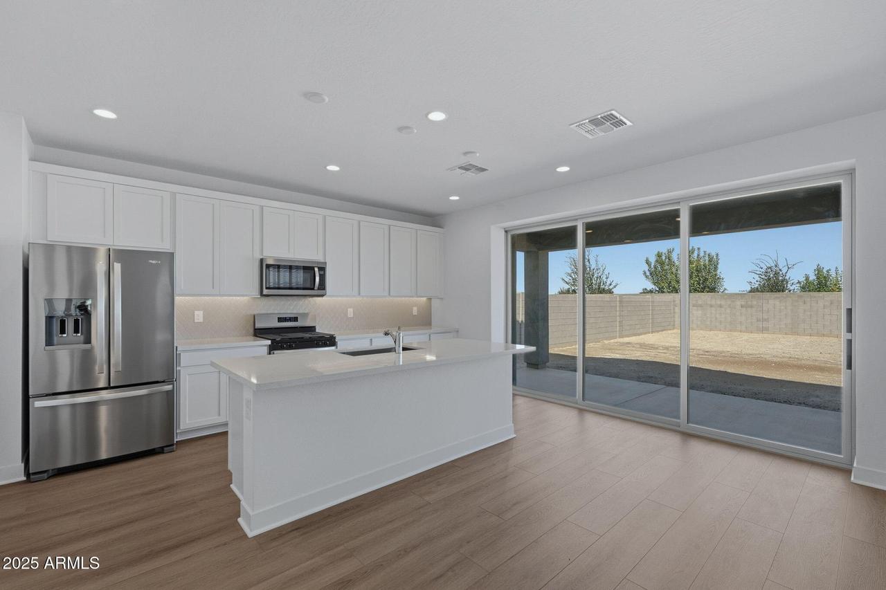 3298 W Garnet St., San Tan Valley, AZ 85144