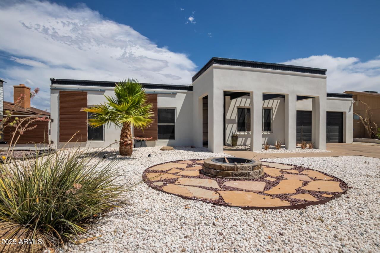 4313 E Sunrise Dr., Phoenix, AZ 85044