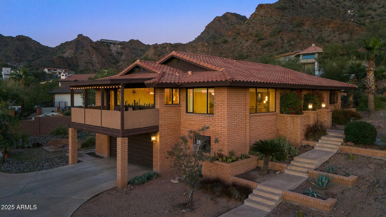 9614 N 19th St., Phoenix, AZ 85020