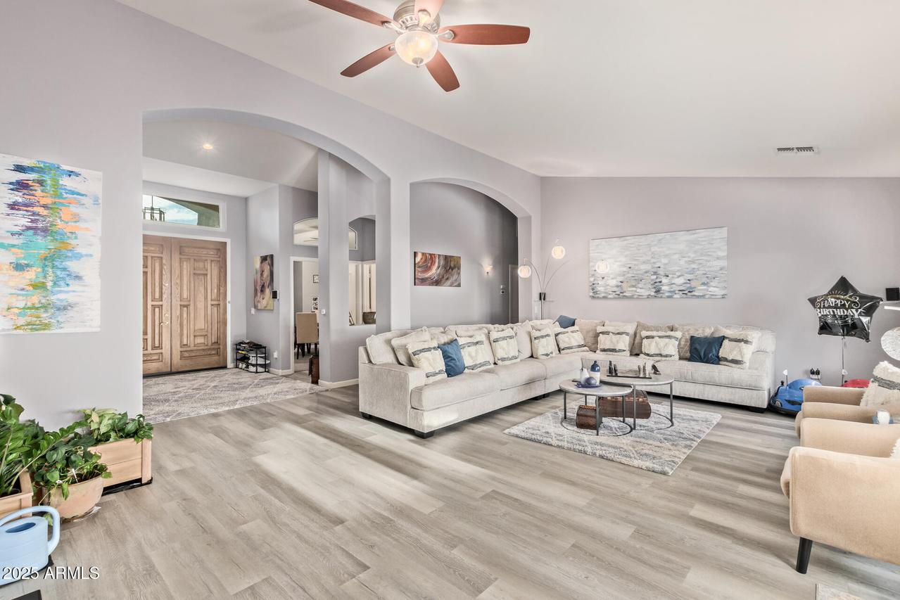 963 N 163rd Dr., Goodyear, AZ 85338