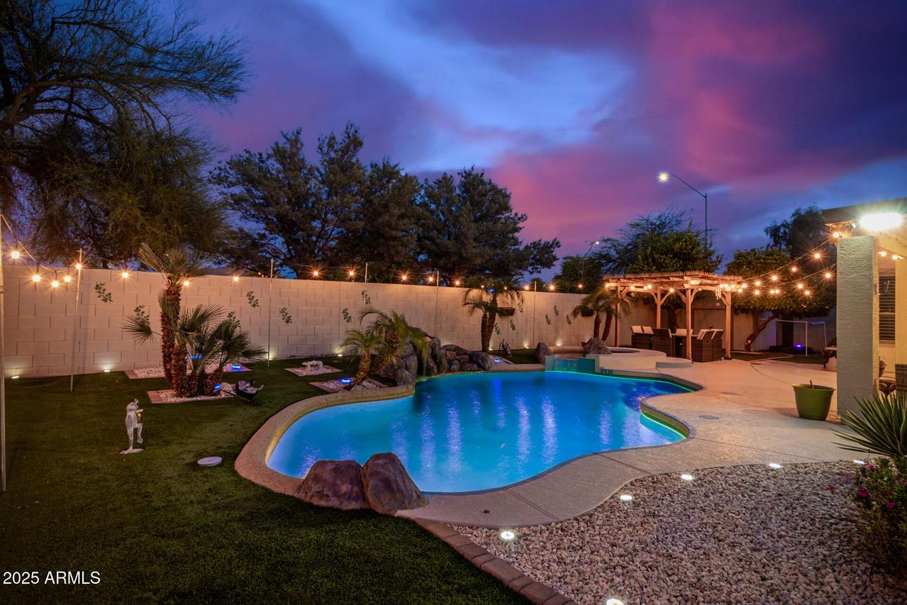 963 N 163rd Dr., Goodyear, AZ 85338