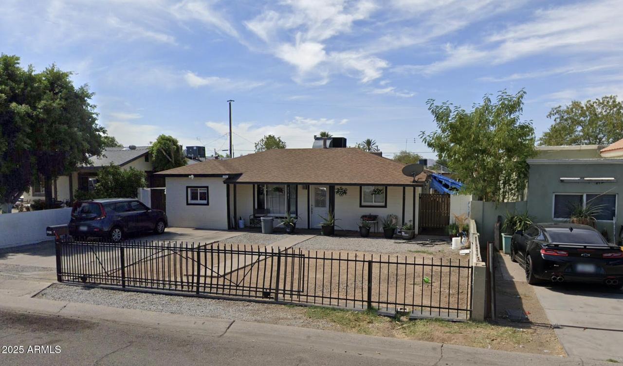 3741 W Moreland St., Phoenix, AZ 85009