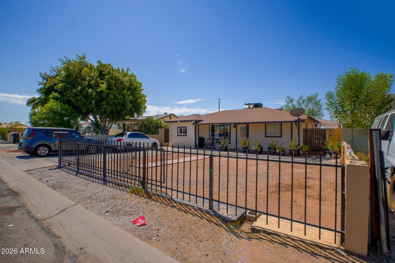 3741 W Moreland St., Phoenix, AZ 85009