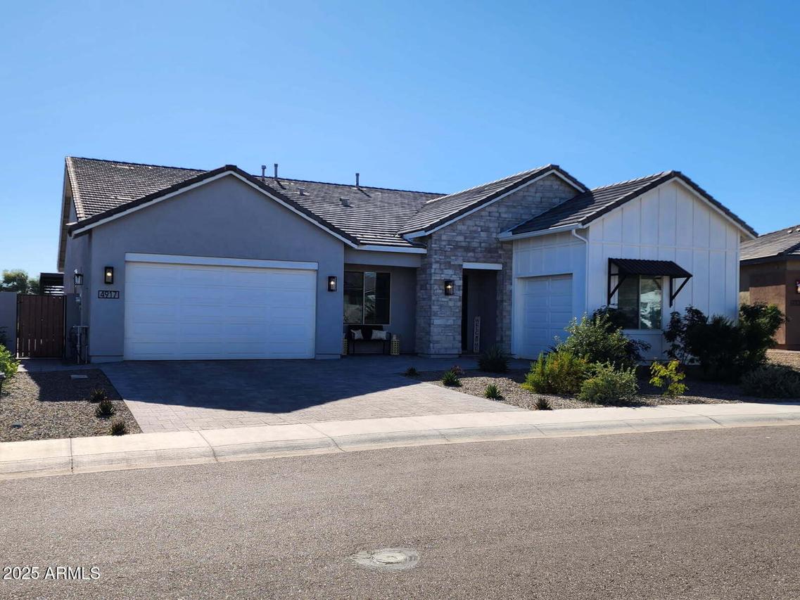 4917 W Rogers Pass, San Tan Valley, AZ 85144