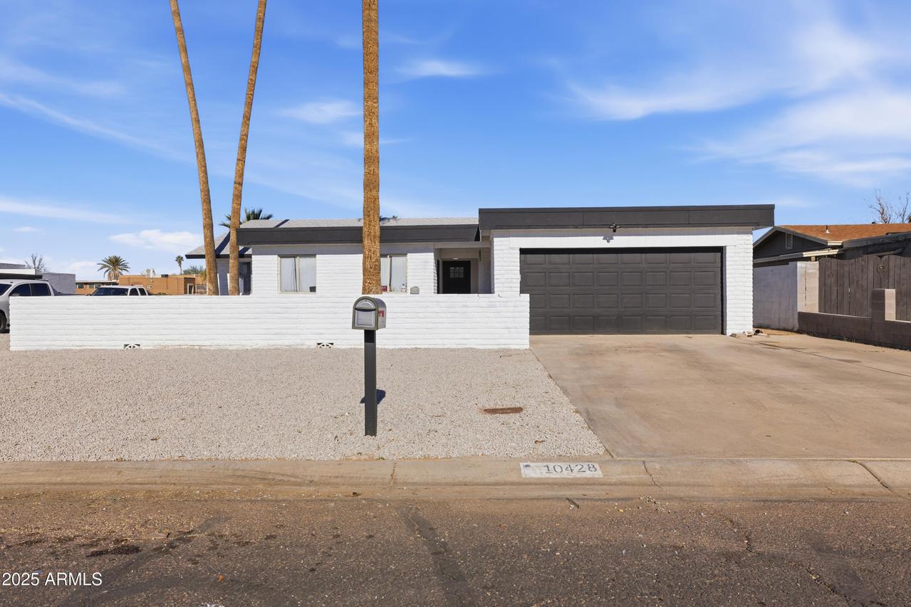 10428 W Calle De Plata St., Phoenix, AZ 85037