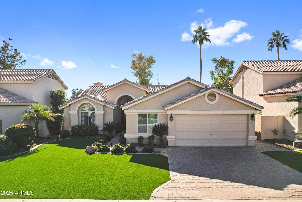 1161 W Honeysuckle Ln., Chandler, AZ 85248