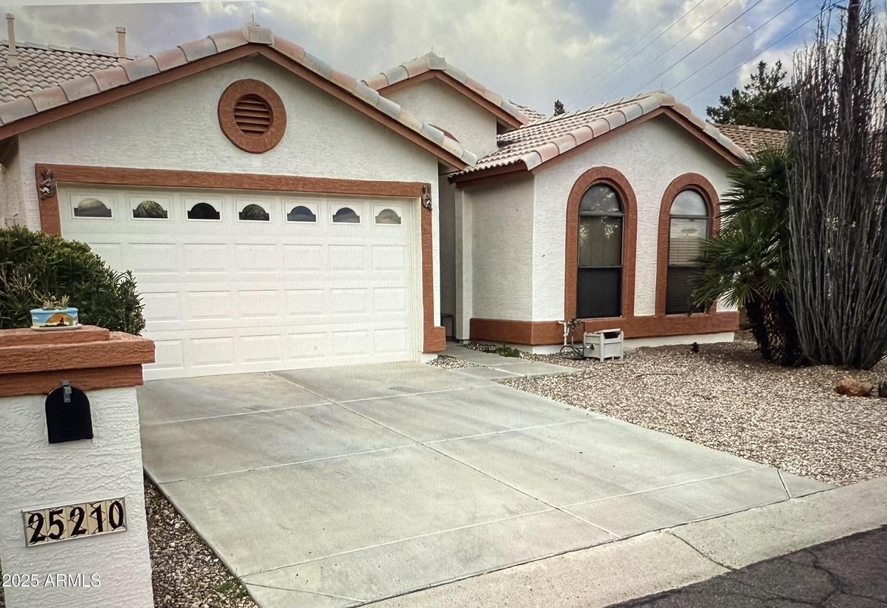 25210 S Wyoming Ave., Sun Lakes, AZ 85248