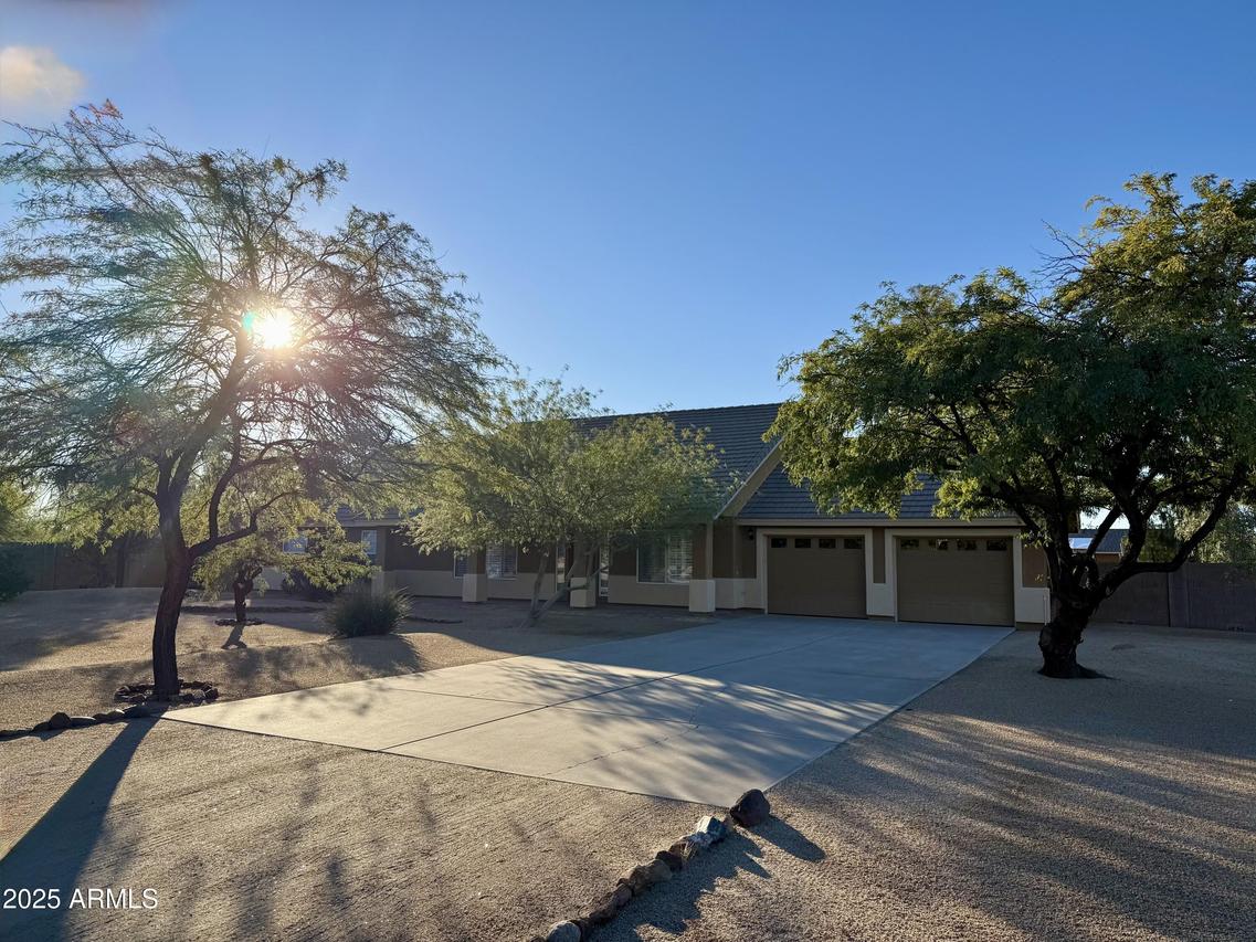 1703 E Maddock Rd., Phoenix, AZ 85086
