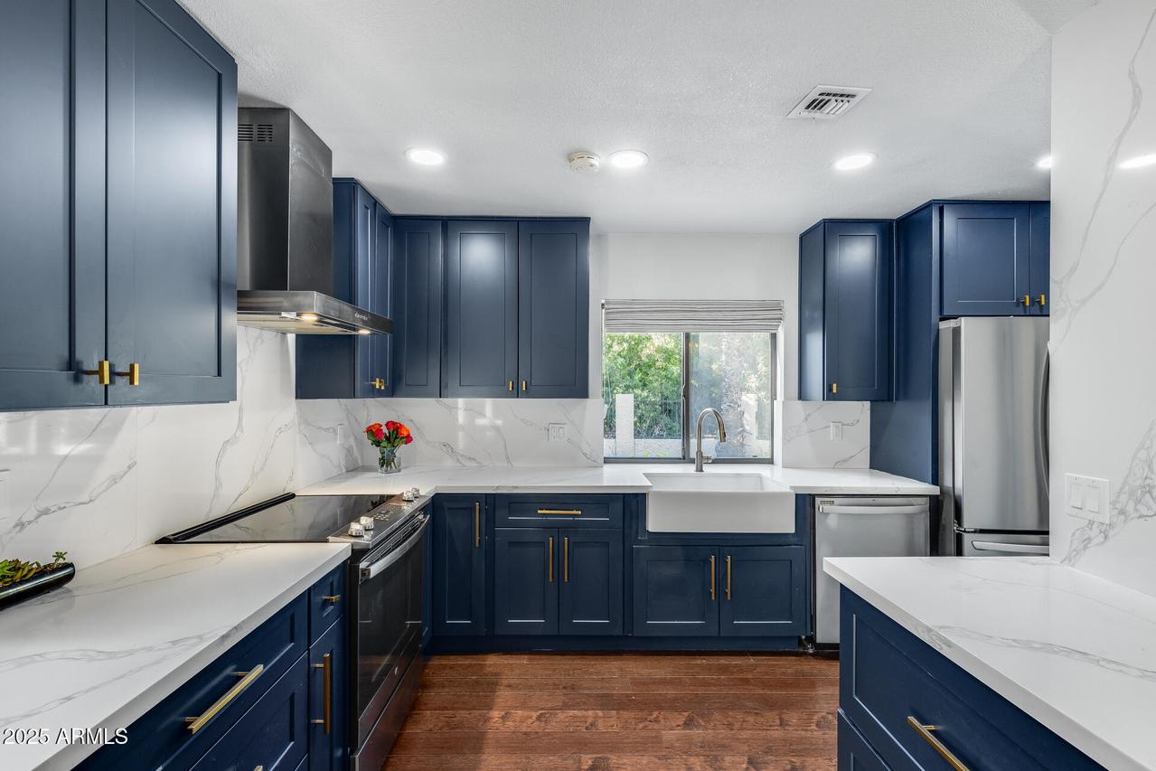 1902 E Linger Ln., Phoenix, AZ 85020