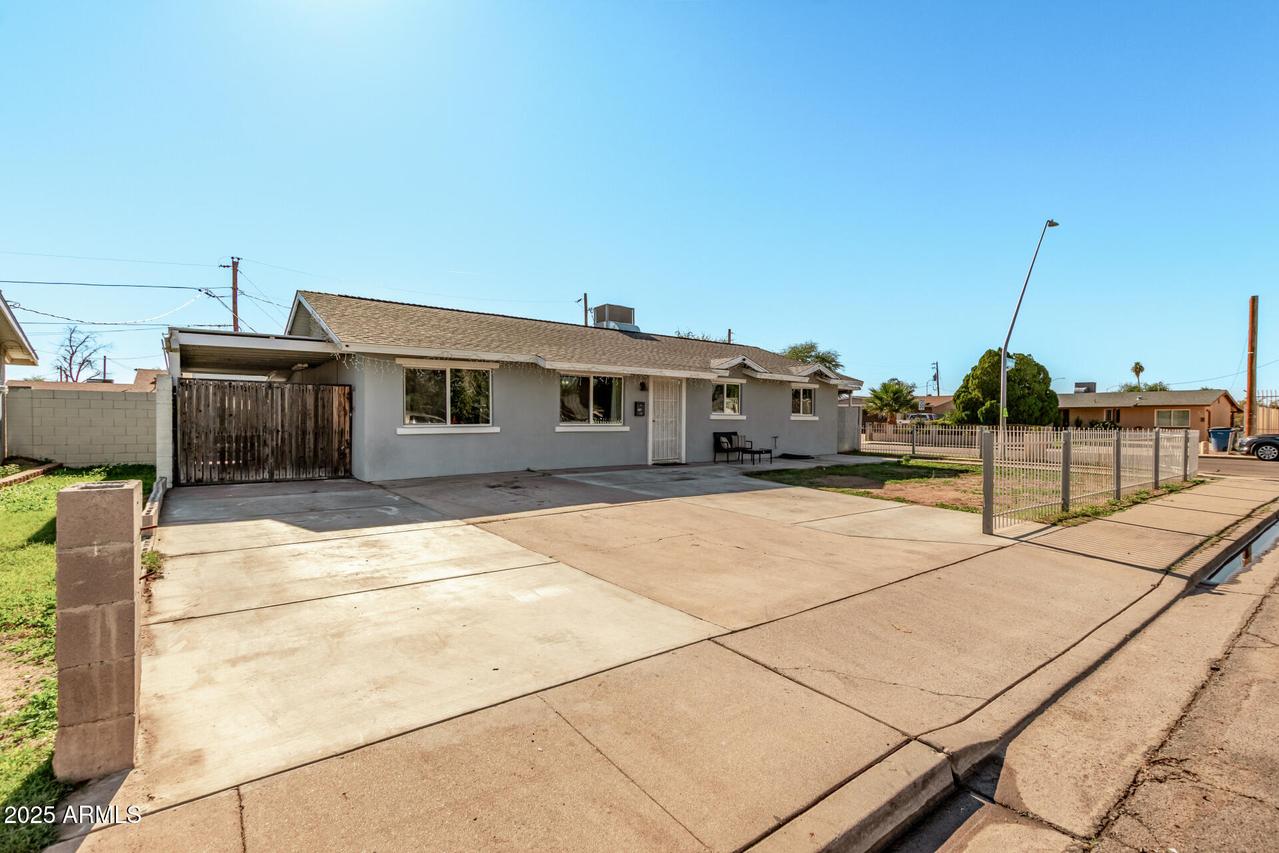 807 E Dolphin Ave., Mesa, AZ 85204