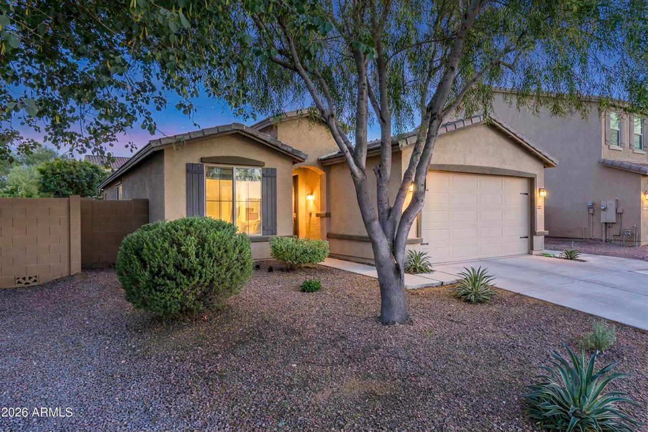 2421 W Arroyo Way, San Tan Valley, AZ 85144