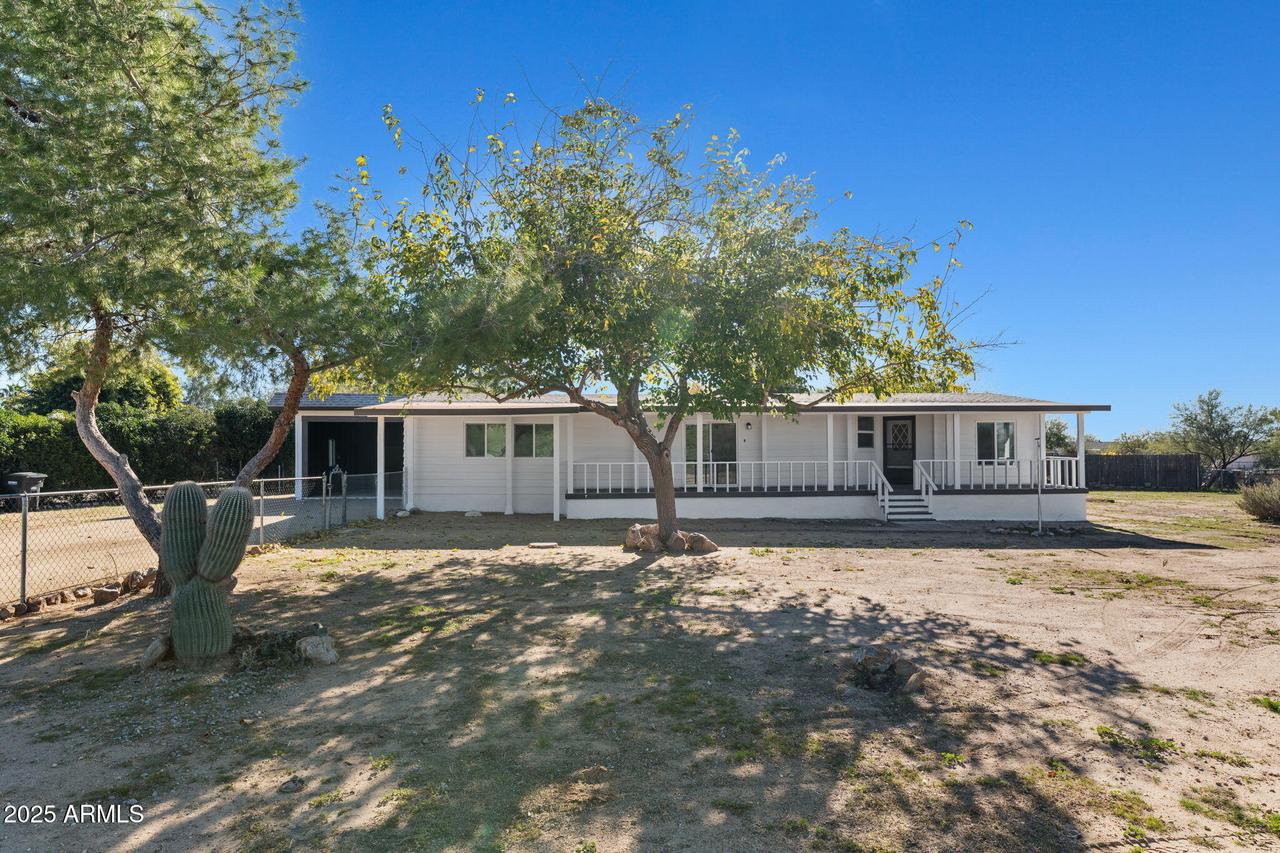 23865 W Coleman Dr., Congress, AZ 85332