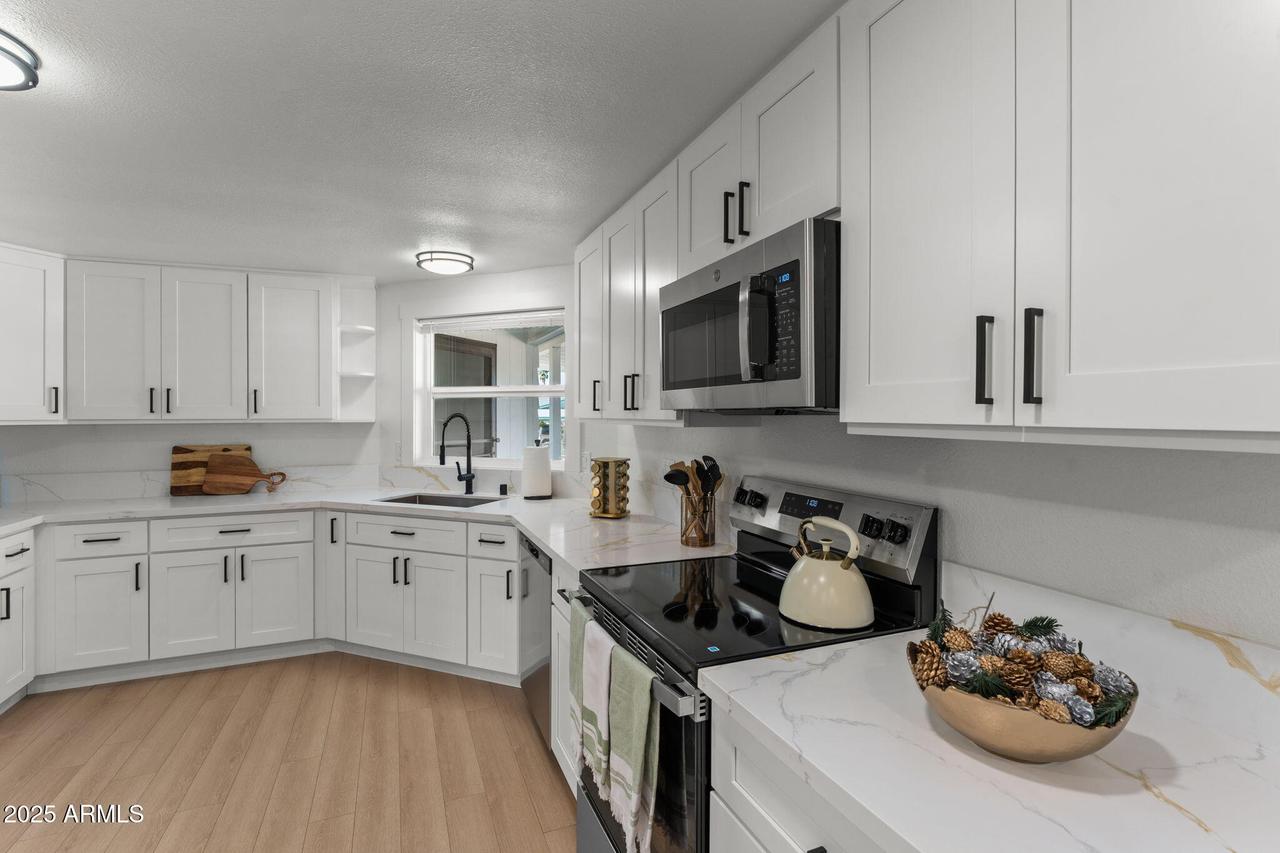 23865 W Coleman Dr., Congress, AZ 85332