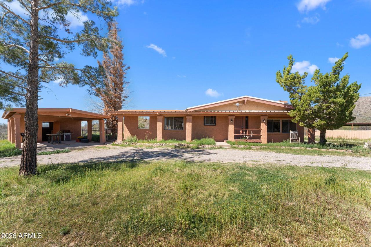 23380 W Gold Dollar Ln., Congress, AZ 85332