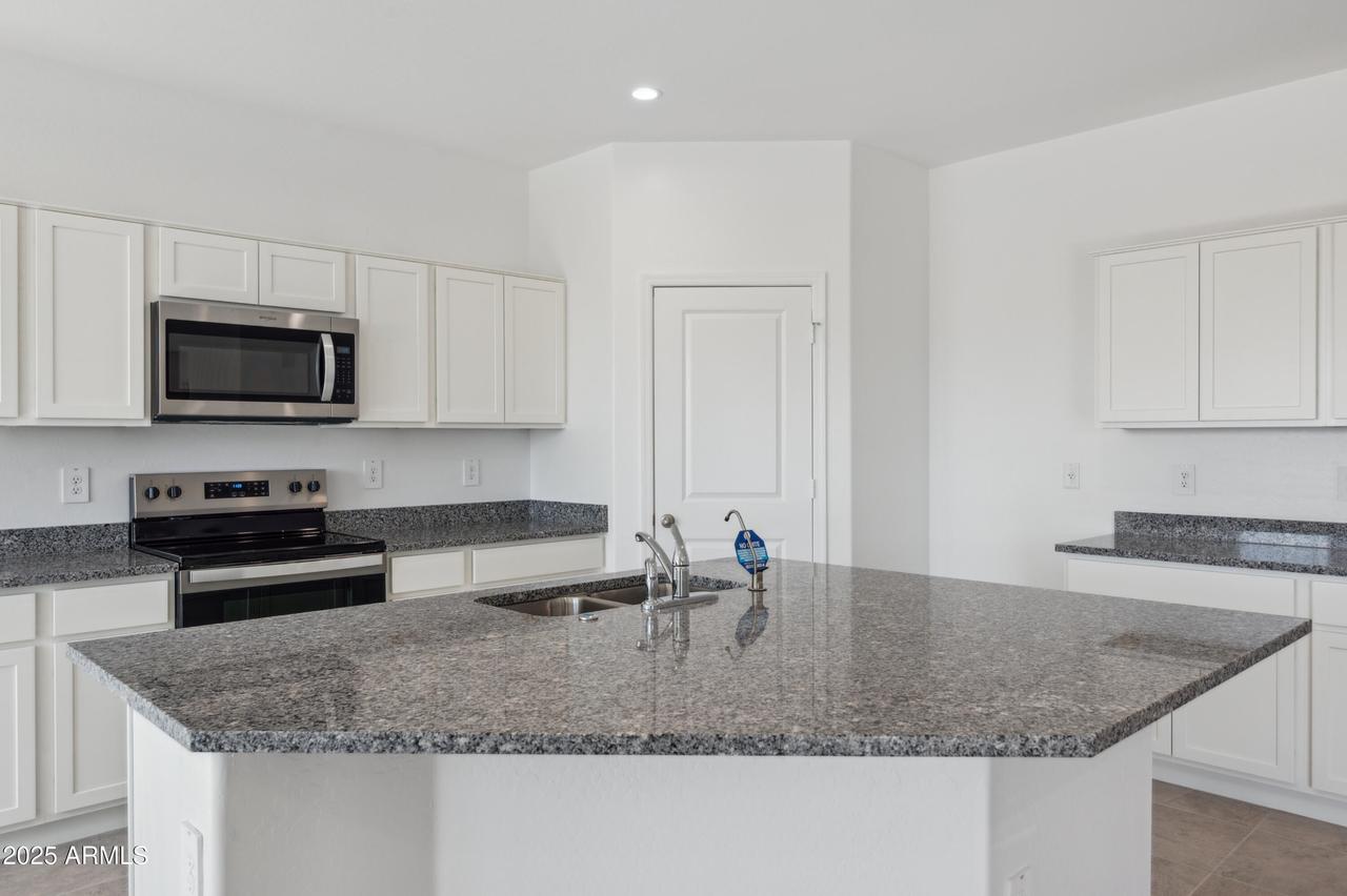 175 S Almoner Ln., Casa Grande, AZ 85122