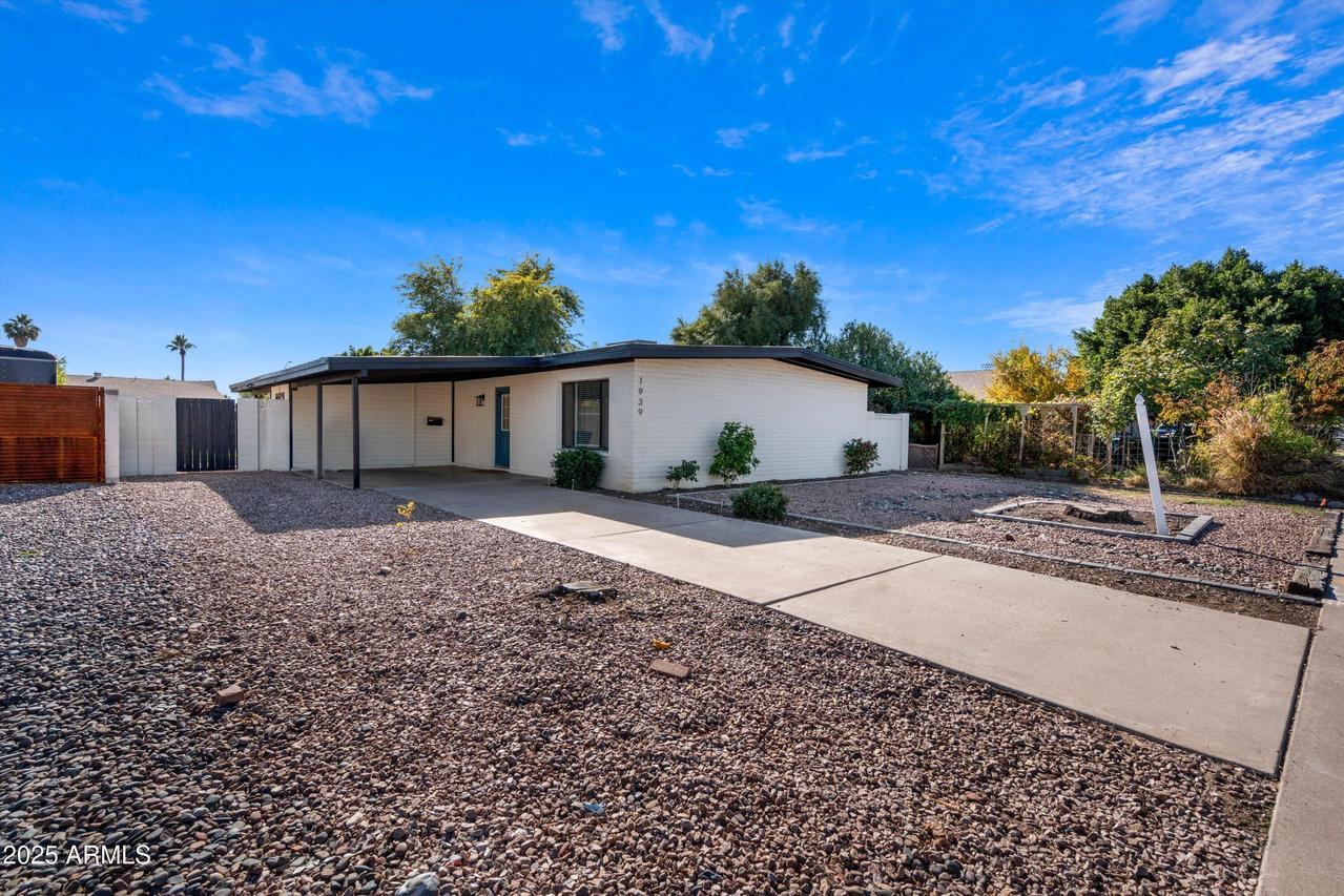 1939 E Alameda Dr., Tempe, AZ 85282