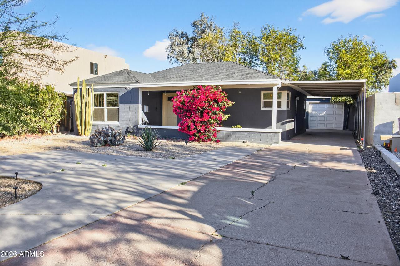 2210 E Cambridge Ave., Phoenix, AZ 85006