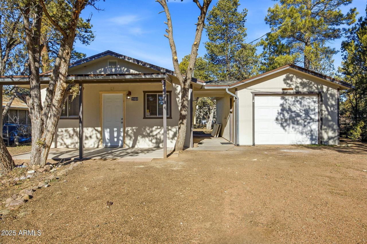 2060 Wilderness Dr., Overgaard, AZ 85933